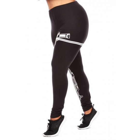 1x-3x New Plus Size Gun Leggings - Picture 4 of 6